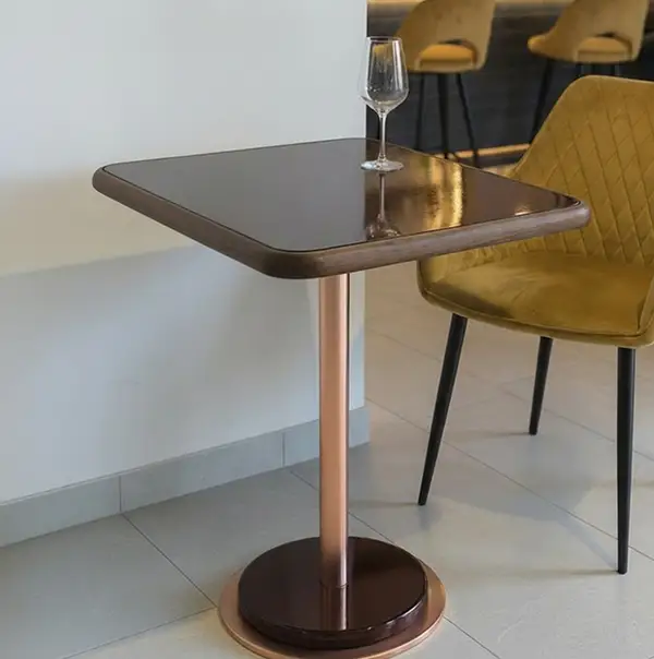 Tavolo moderno in pietra lavica
