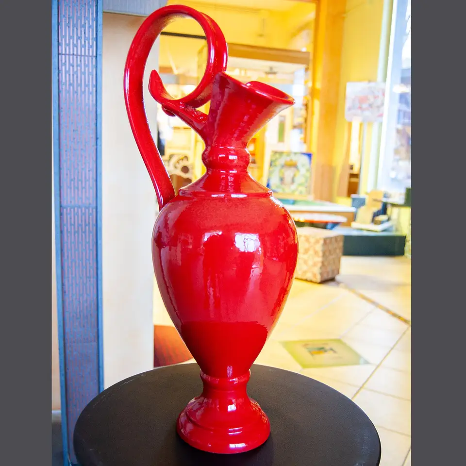 Anfora in ceramica con manico colore rossa lucida