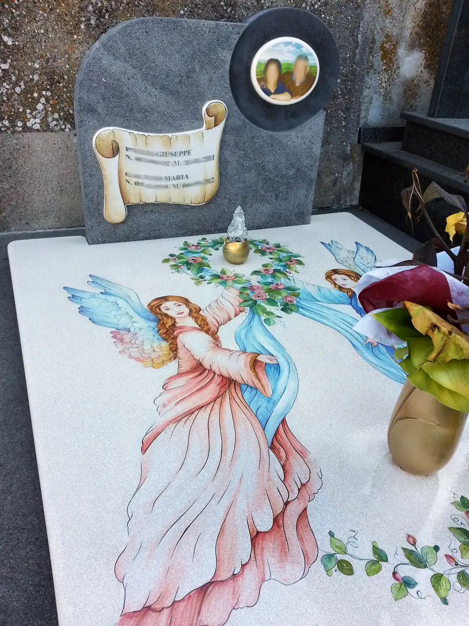Tomba lapide arte sacra decorata a mano