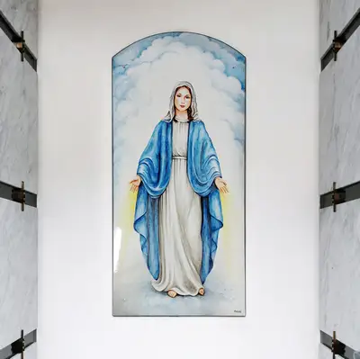 Pannello in pietra lavica con raffigurazione religiosa Madonna