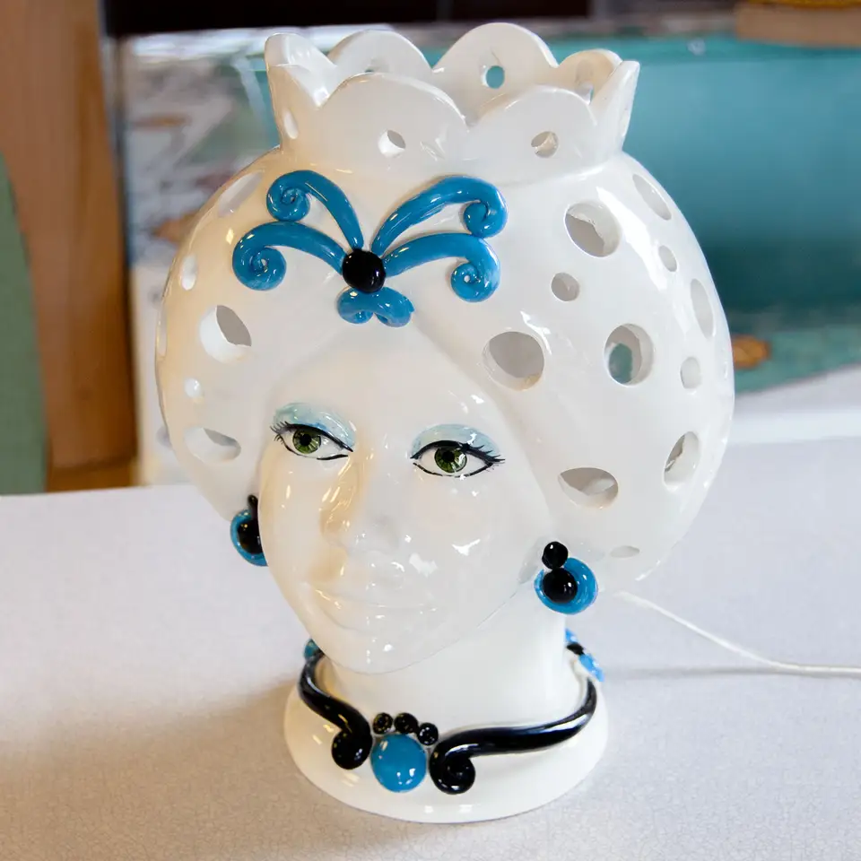 Lume Donna decorato a mano