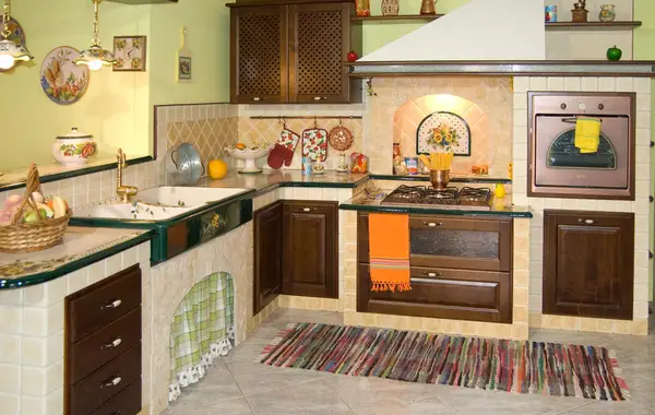 cucina in muratura con cassettoni