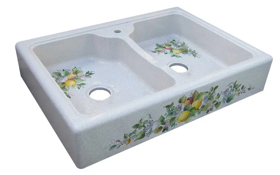 lavello in pietra lavica decorato a mano