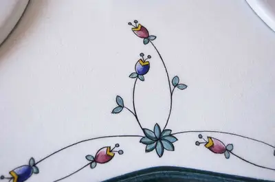 decoro realizzato a mano su pietra lavica dalla fabbrica d'Arte Artesole