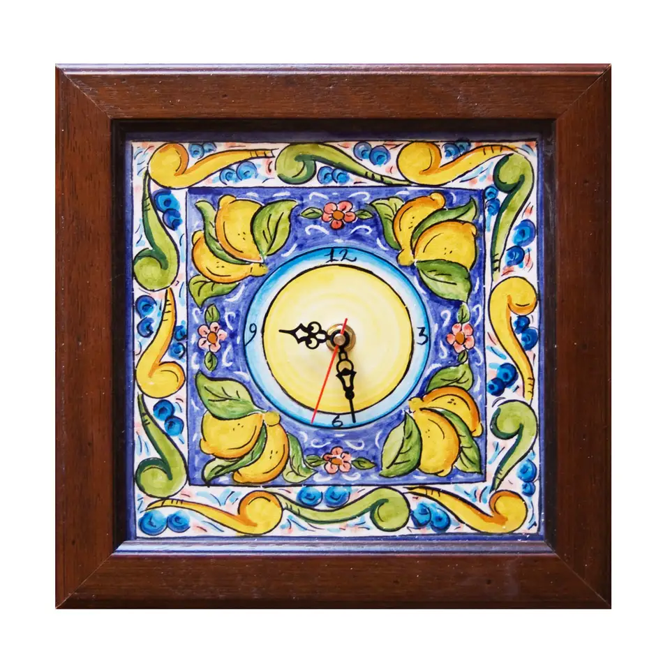 Orologio decorato in stile Caltagirone