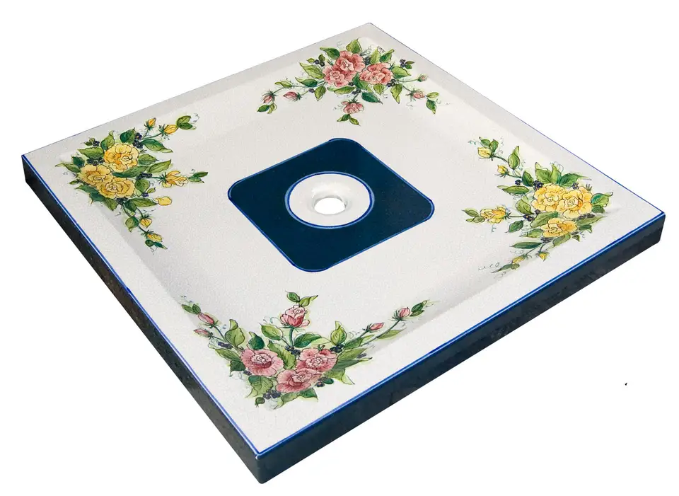 Piatto doccia in pietra lavica con decoro rose dipinte a mano