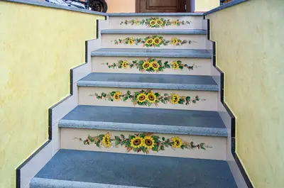 Scala in Pietra Lavica con decoro Girasoli