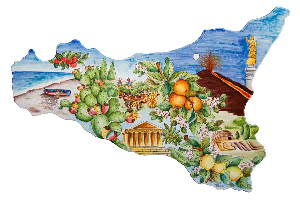 Sicilia realizzata in pietra lavica dell'Etna decorata a mano