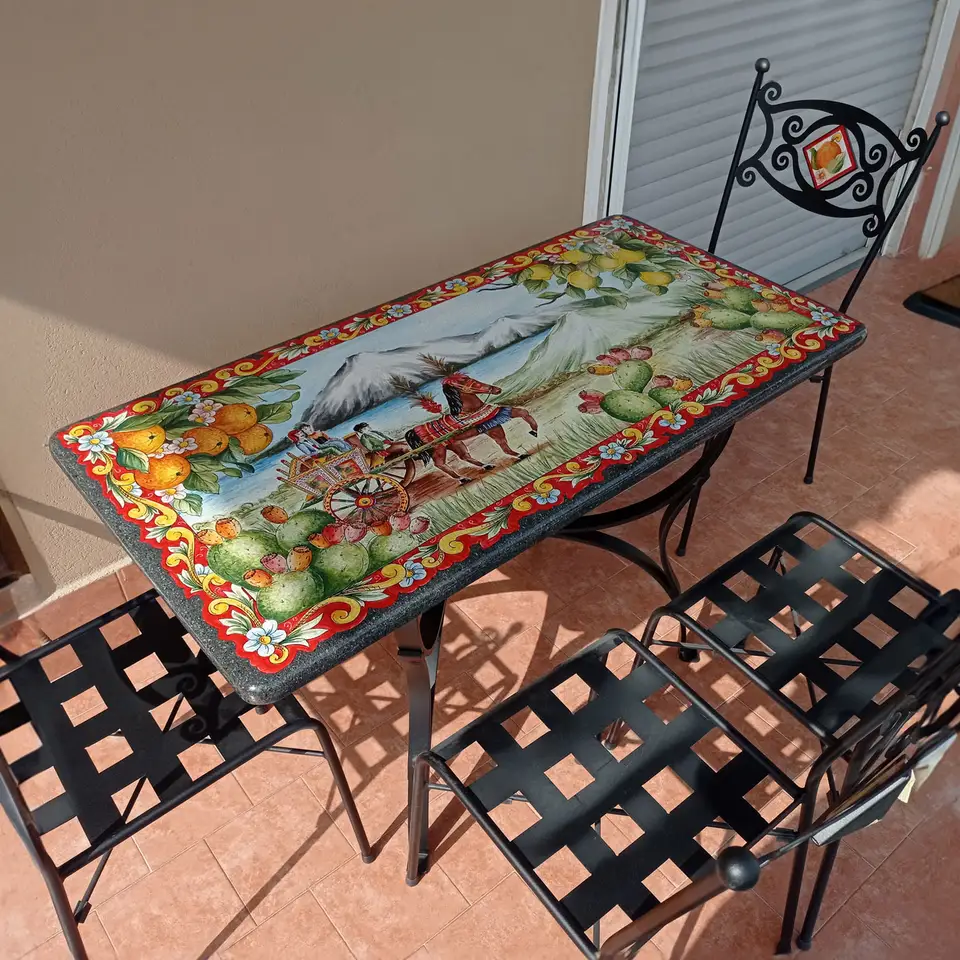 Tavolo in pietra lavica rettangolare con piede decoro siciliano