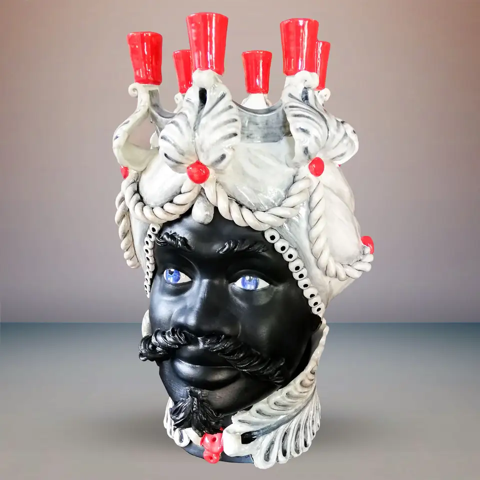 Testa di moro uomo in ceramica decorata a mano con porta candele