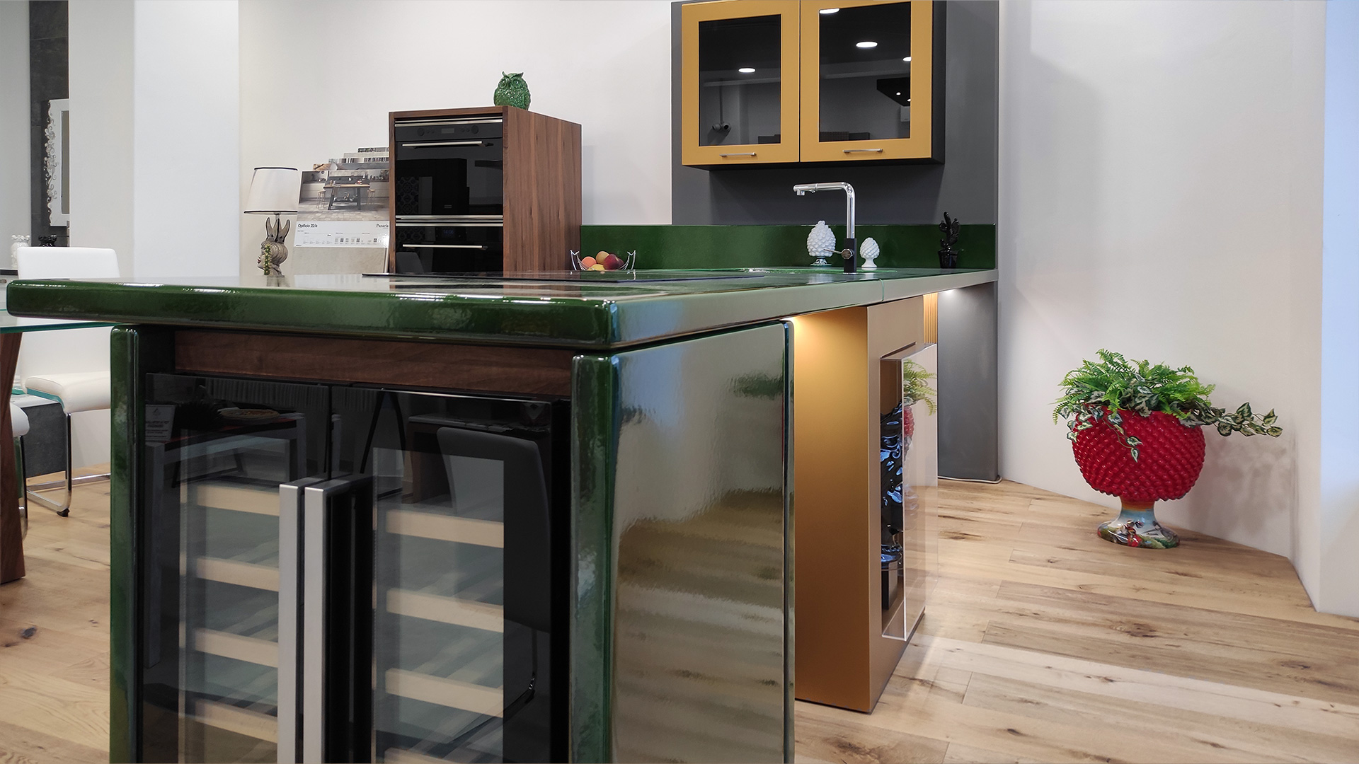 cucina moderna con piano in pietra lavica verde