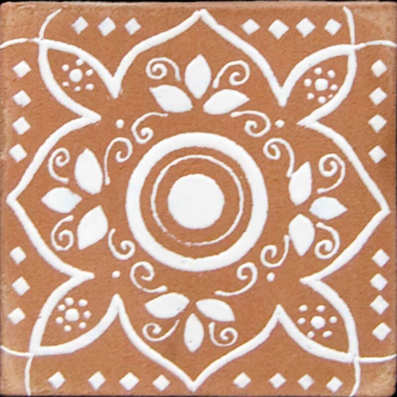 mattonella in ceramica con solo smalto bianco a rilievo