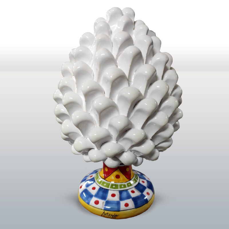 Pigna in ceramica bianca con base decorata altezza 21