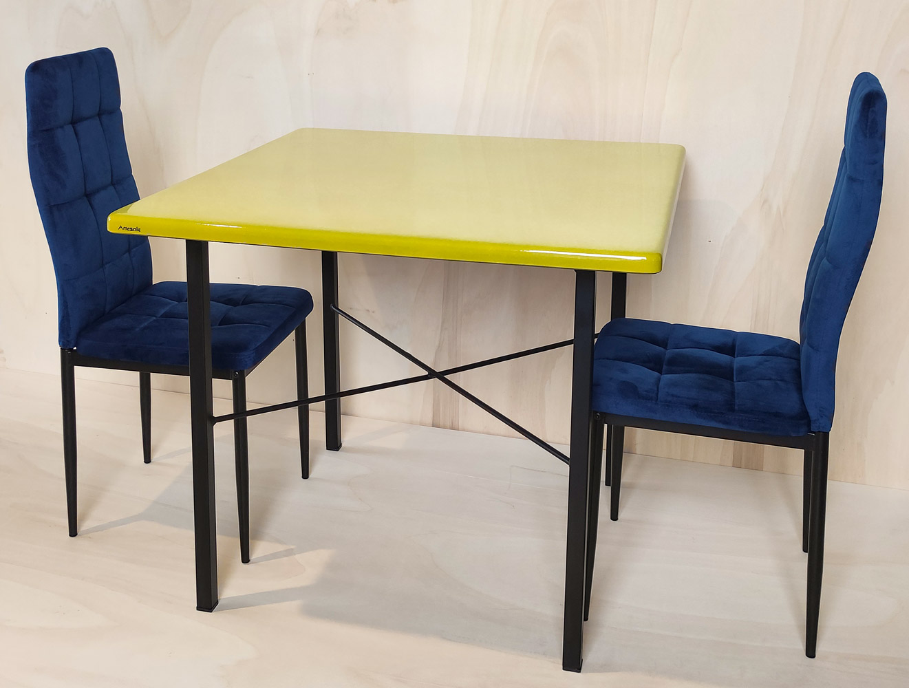 tavolo pietra lavica monocolore giallo